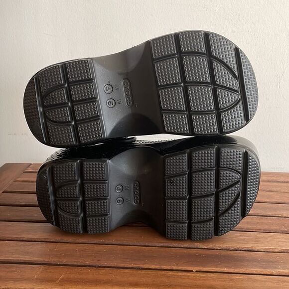 NWT CROCS Stomp High-Shine Platform Clogs Black Women 6 Men 4 - Picture 9 of 10